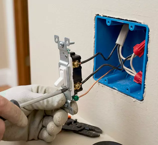Professional Light Switch Installation: Your Local Wiring Team in Des Moines, IA
