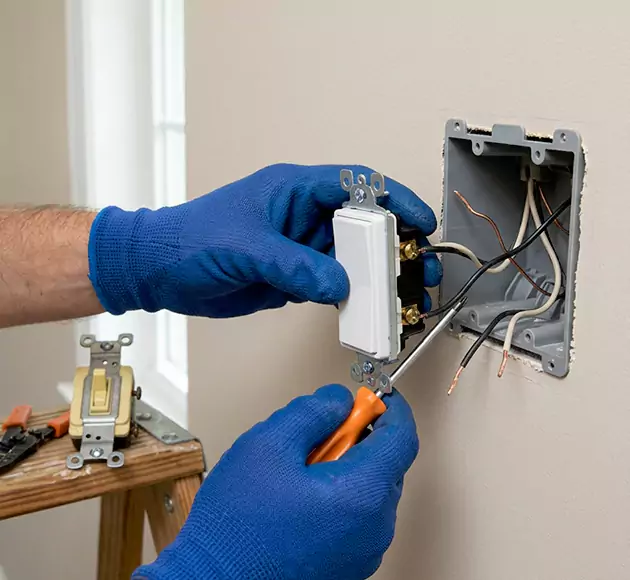 Professional Light Switch Replacement: Your Local Swap-Out Team in Des Moines, IA